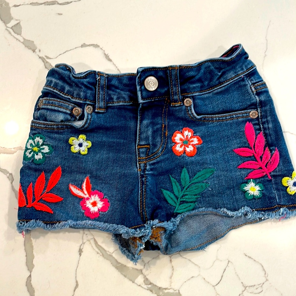 Boden Embroidered Jean Shorts size 5 Y